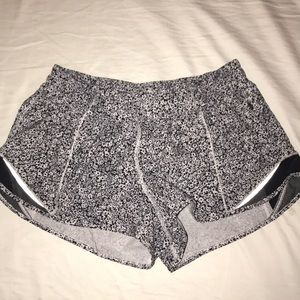 BRAND NEW Lululemon Hotty Hot shorts